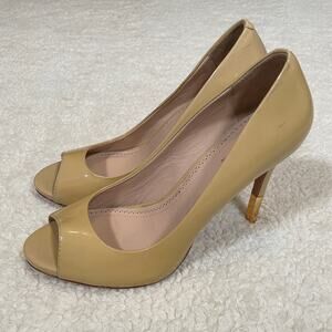 Pour La Victoire Peep Toe Heels Patent Leather Beige Nude Gold Stilettos 10